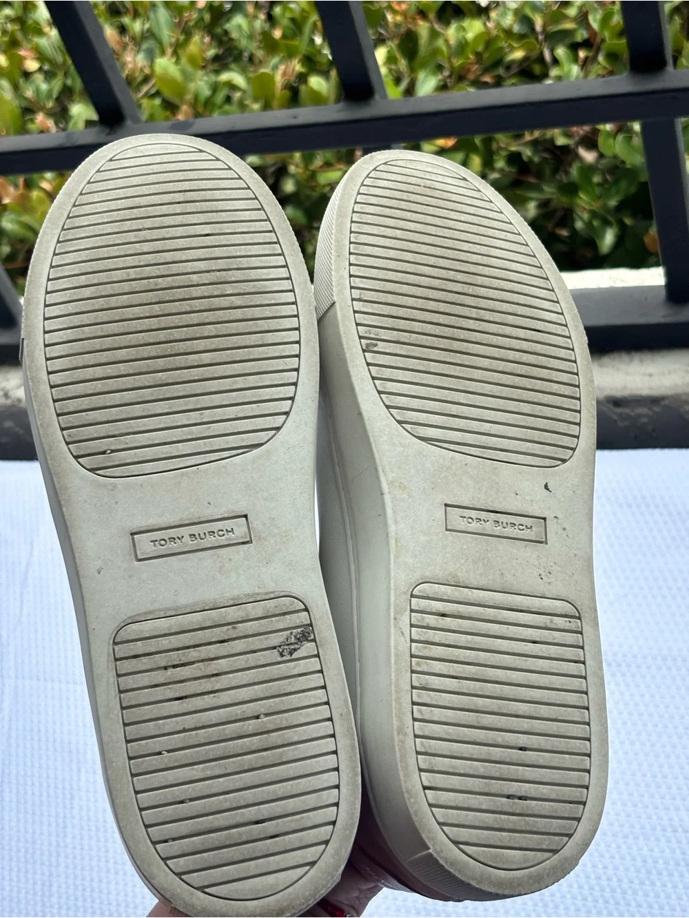 Tory Burch White and Blush Low-Top Logo Sneakers